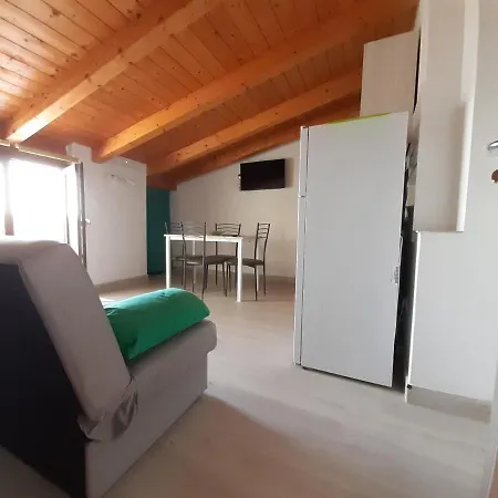 Carmineholidayhouse アパートホテル